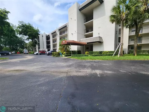 9325 Lagoon Pl  #408, Davie, FL 33324