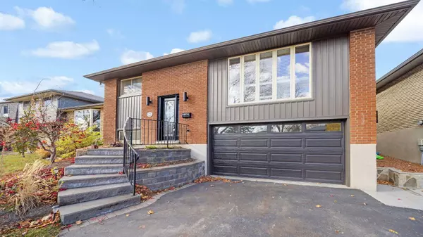 Waterloo, ON N2L 5P1,364 Roselawn PL