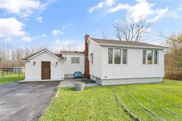 Fort Erie, ON L2A 4K3,754 HELENA ST