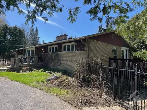 Ottawa, ON K1J 7E4,49 DELONG DR