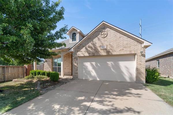 5532 Grayson Ridge Drive, Fort Worth, TX 76179