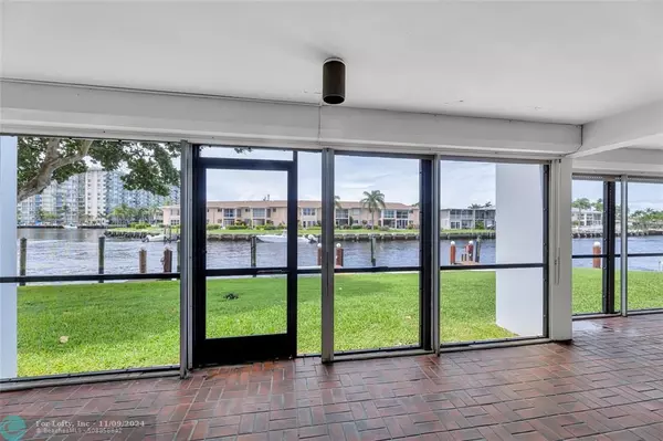 Pompano Beach, FL 33060,1100 SE 5th Ct  #11