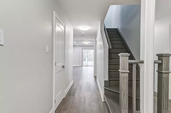 Mississauga, ON L5M 3R4,1739 Princelea PL