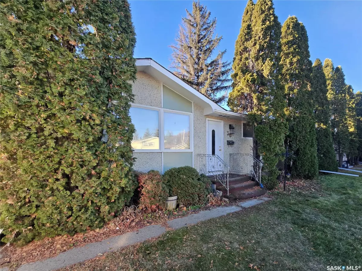 Saskatoon, SK S7H 3E1,30 Lindsay DRIVE