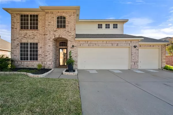 3104 Summer Grove Court, Mansfield, TX 76063