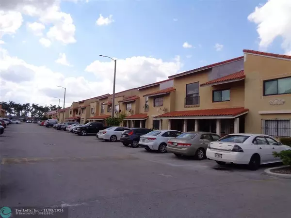 2735 W 61st Pl  #202, Hialeah, FL 33016