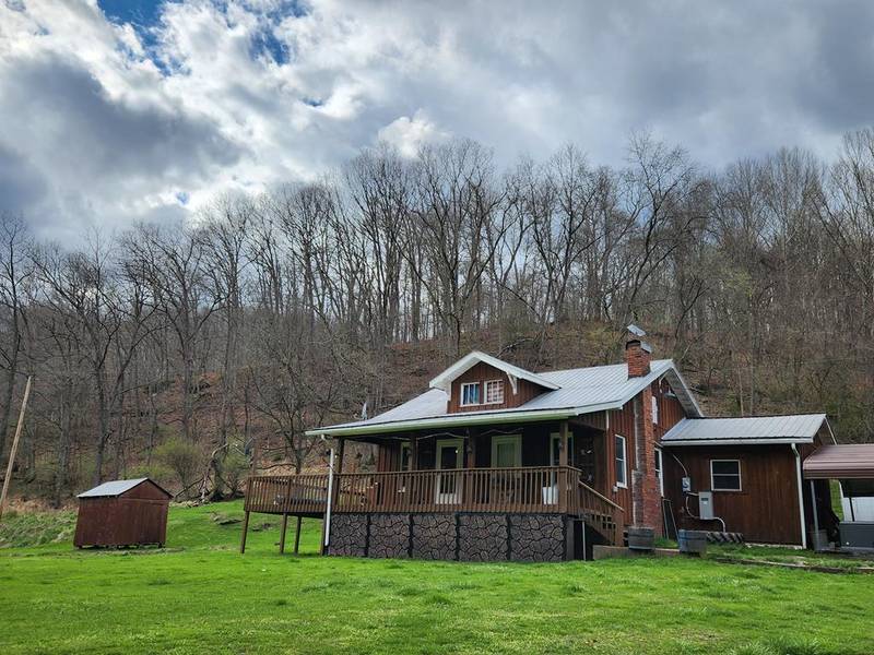 2552 Woodruff Road, Cameron, WV 26033