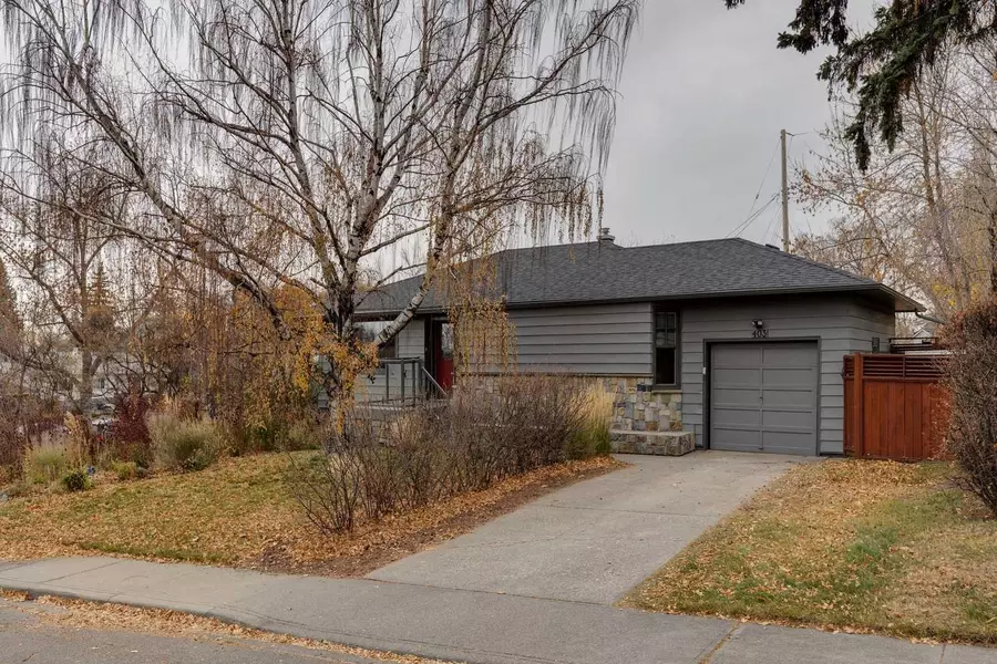 403 Hawthorn DR Northwest, Calgary, AB T2K 3M7