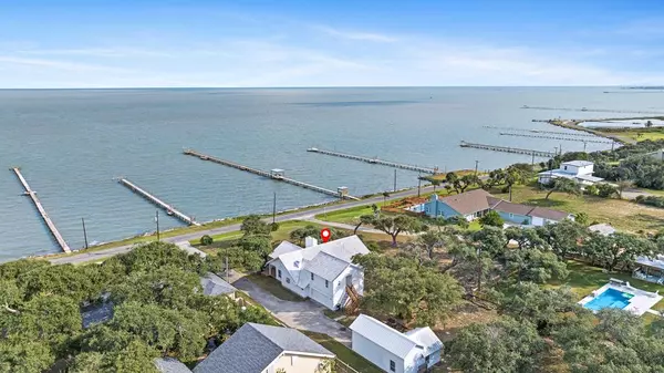 1601 N Fulton Beach Road, Rockport, TX 78382