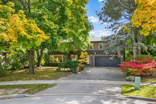 9 Silvergrove RD,  Toronto C12,  ON M2L 2N5