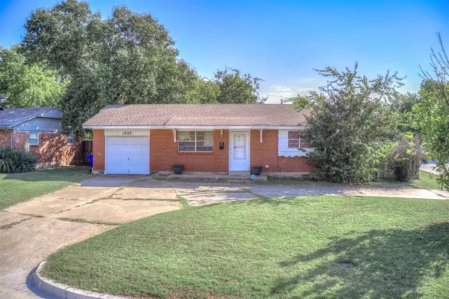 1037 Montgomery Circle, Norman, OK 73071