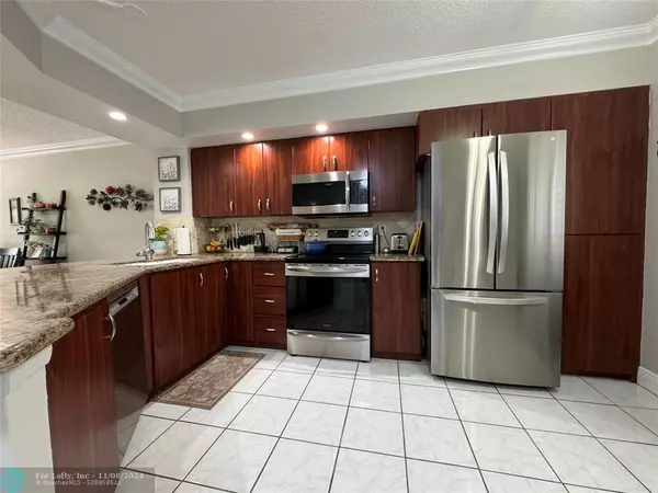 Pompano Beach, FL 33069,2221 Cypress Island Dr  #101