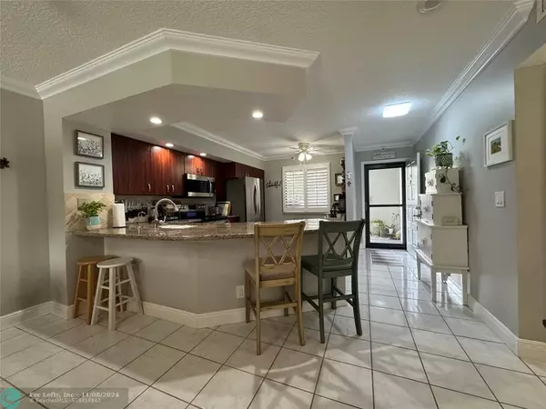 Pompano Beach, FL 33069,2221 Cypress Island Dr  #101