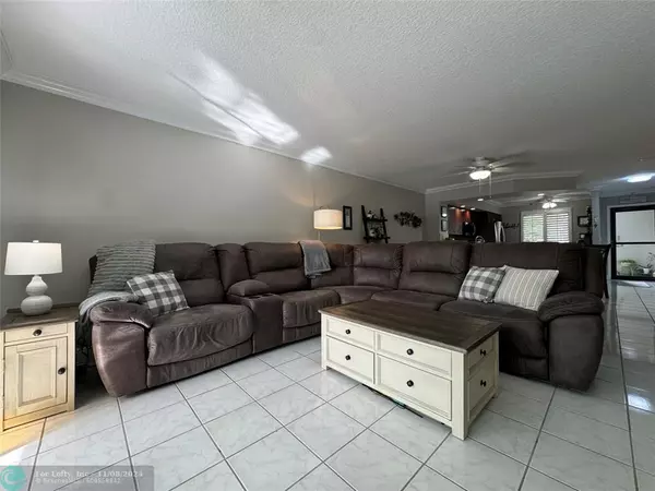 Pompano Beach, FL 33069,2221 Cypress Island Dr  #101