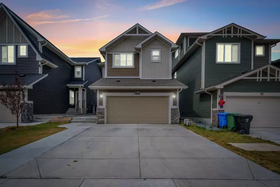 89 Saddlestone PL Northeast, Calgary, AB T3J 0Z6