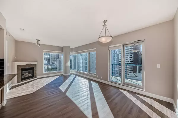 Calgary, AB T2P 5P6,920 5 AVE SW #1007