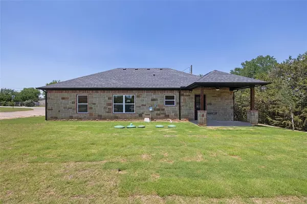 Granbury, TX 76048,801 Comanche Cove Drive