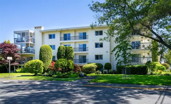 Oak Bay, BC V8R 2N1,2323 Hamiota St #404