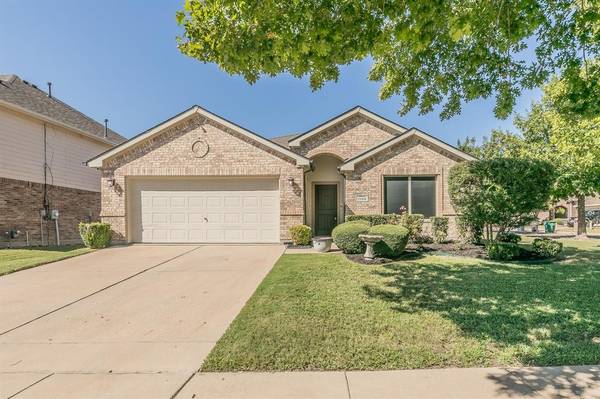 1100 Nighthawk Road, Fort Worth, TX 76108