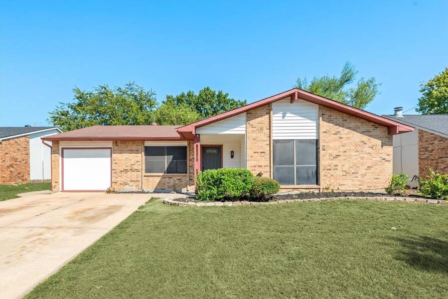 811 Lawndale Drive, Arlington, TX 76017