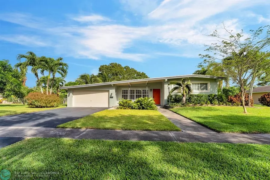 5751 Pine Ter, Plantation, FL 33317