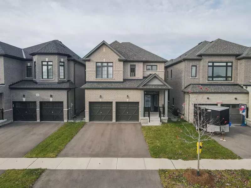 30 Betty May CRES, East Gwillimbury, ON L0G 1R0