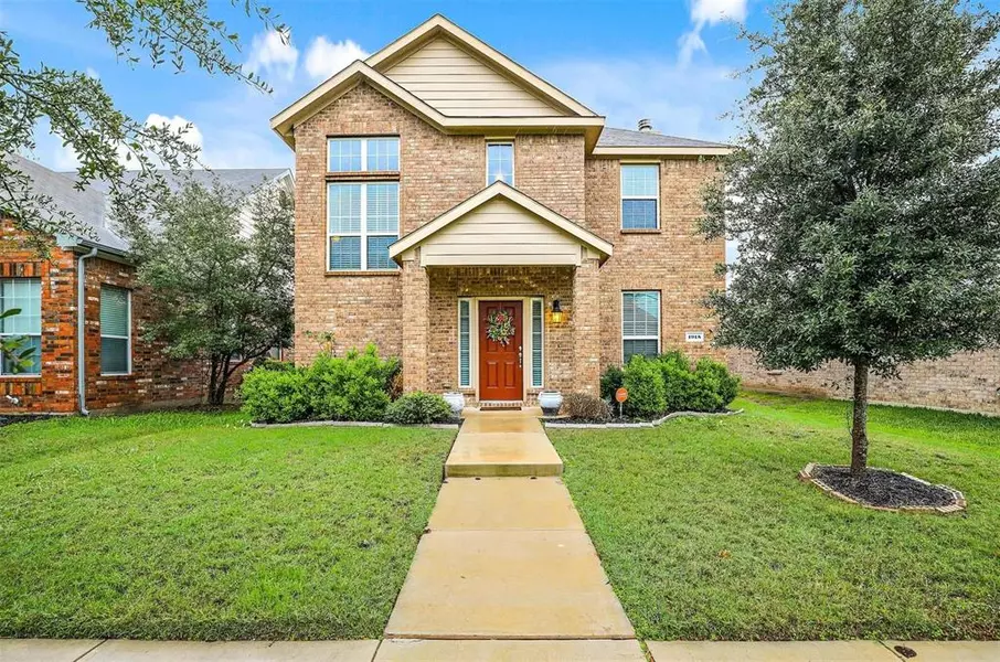 1918 Parkside Lane, Lancaster, TX 75146