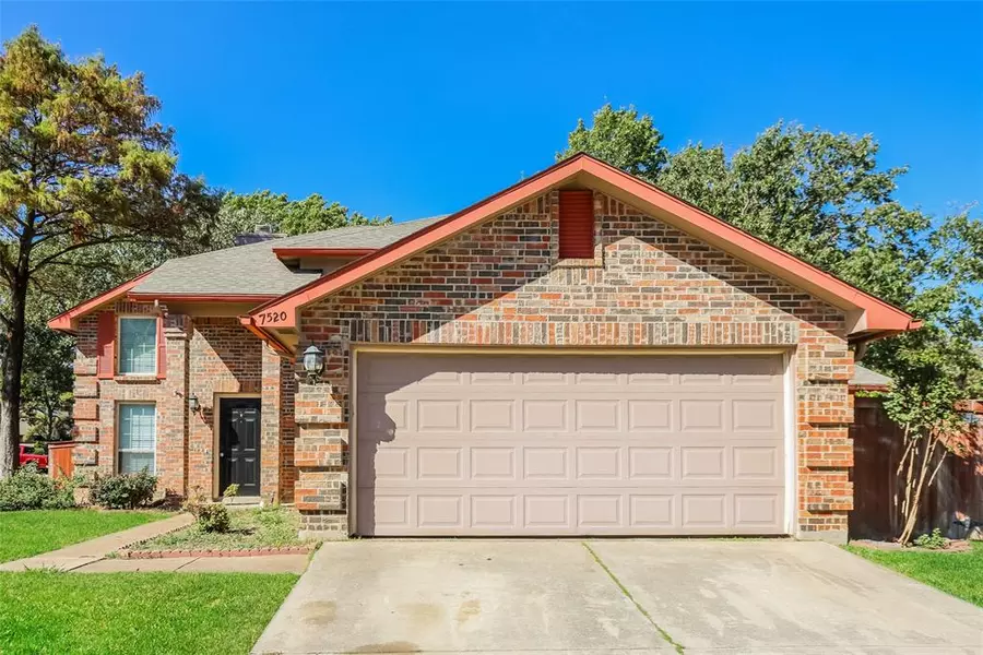 7520 Mayfair Circle, Fort Worth, TX 76123