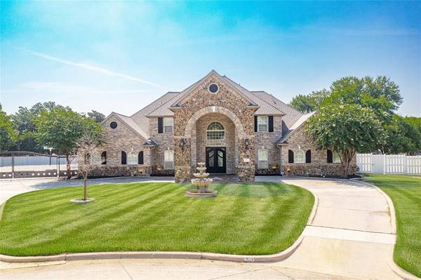 7 Oak Run Court, Mansfield, TX 76063