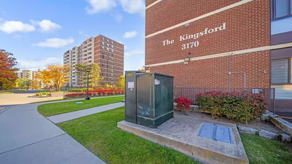 Mississauga, ON L5A 3R1,3170 Kirwin AVE #1601