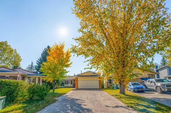 Calgary, AB T3G 1L7,216 Ranch Estates PL Northwest