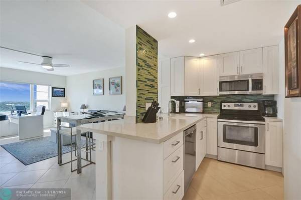 Lauderdale By The Sea, FL 33308,6000 N Ocean Blvd  #10E