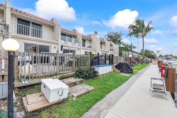 Pompano Beach, FL 33060,1851 SE 4th St  #1851