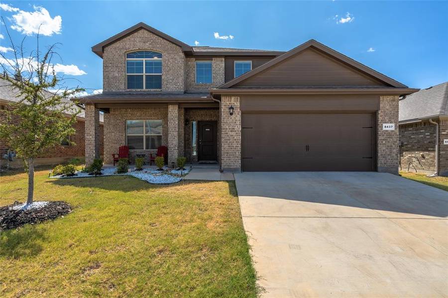 8437 Comanche Springs Drive, Fort Worth, TX 76131