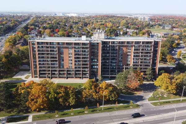 Mississauga, ON L5N 2C7,2929 Aquitaine AVE #703