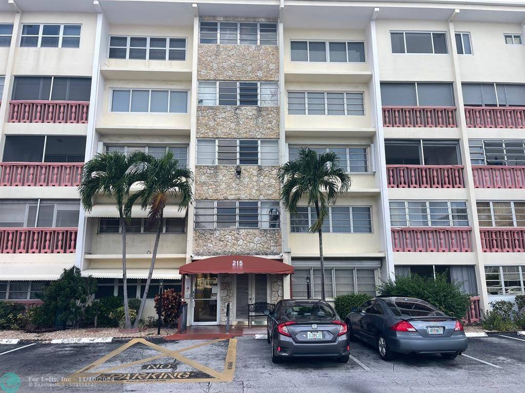 Hallandale Beach, FL 33009,215 SE 3rd Ave  #405D