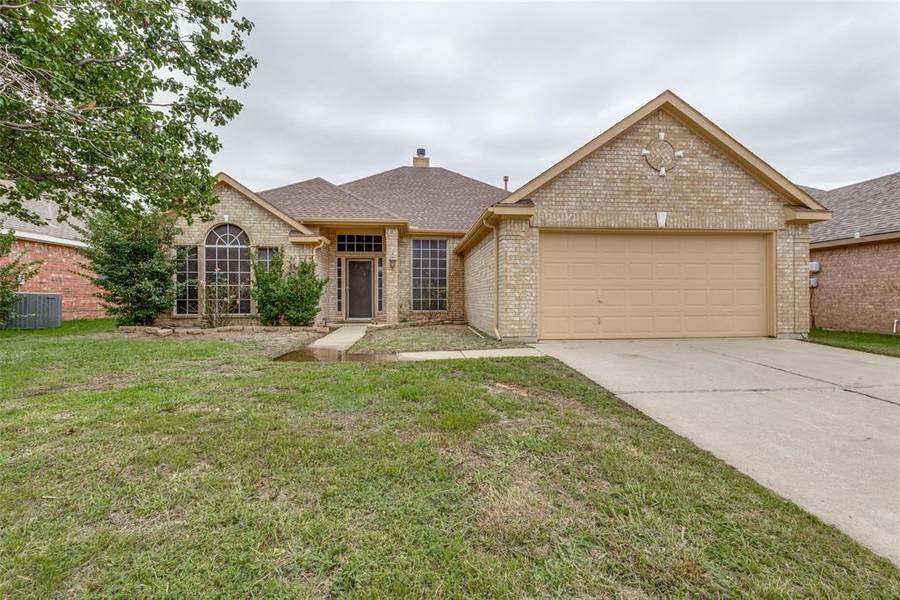 303 Hudson Falls Drive, Arlington, TX 76002