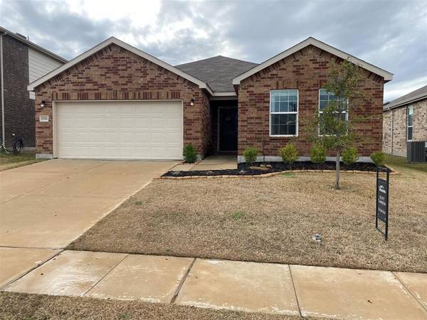 1516 Vernon Drive, Aubrey, TX 76227