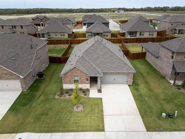 Van Alstyne, TX 75495,528 Brook View Drive