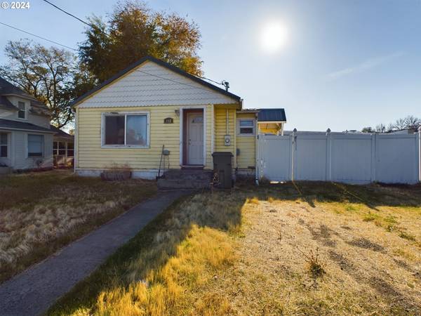 112 SE 15TH AVE, Milton Freewater, OR 97862