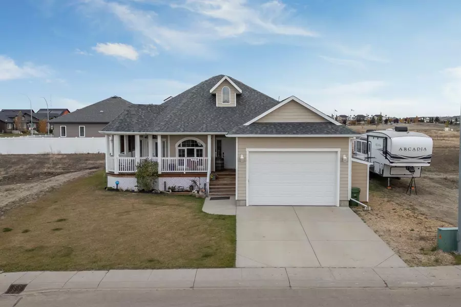 7208 44 Avenue Close, Camrose, AB T4V 5E1