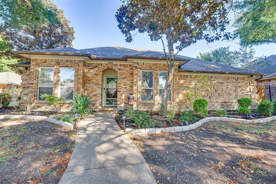 3305 Oak Trail Drive, Rowlett, TX 75088