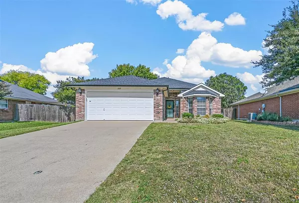 3313 Scenic Glen Drive, Mansfield, TX 76063