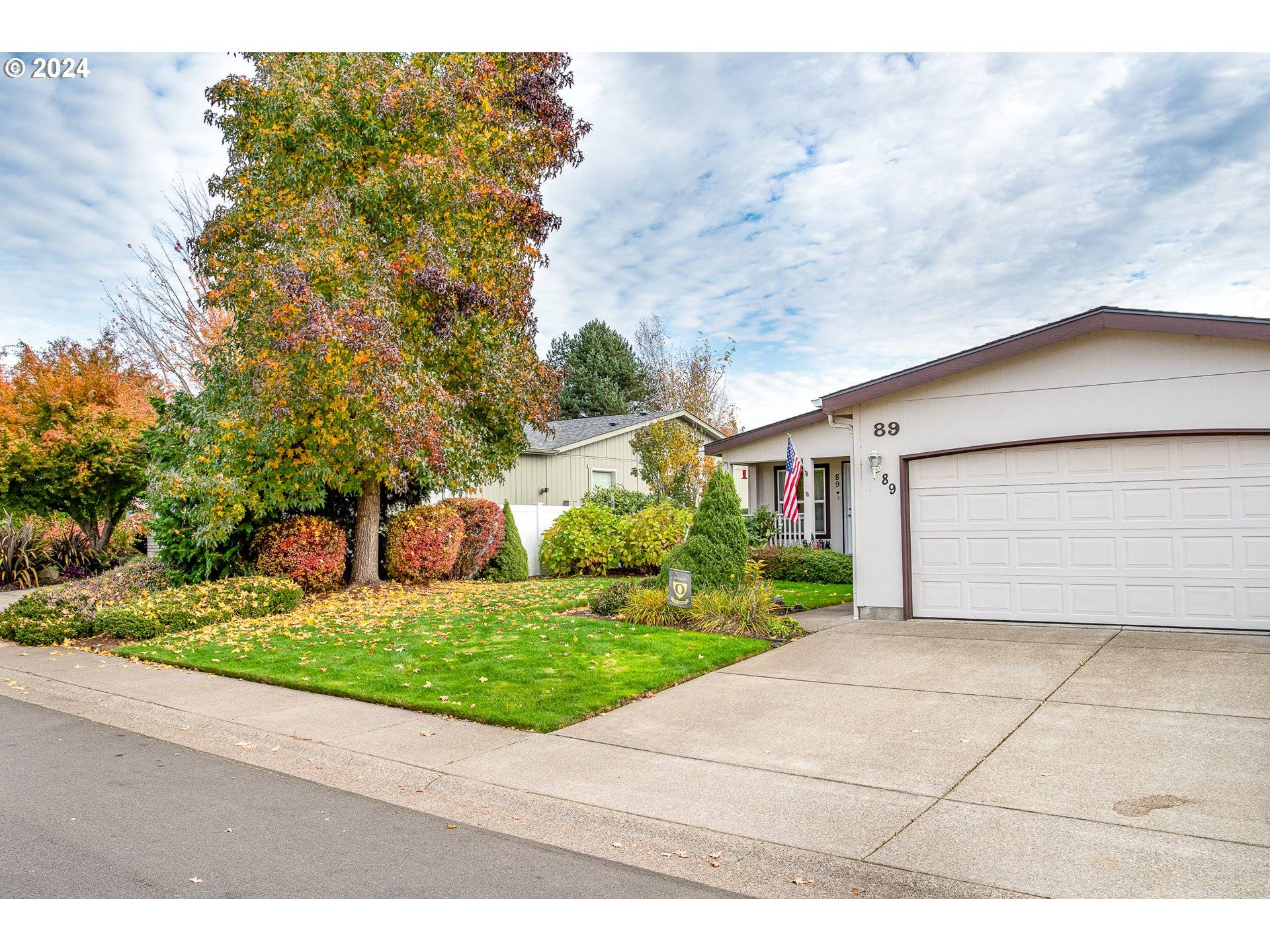 Eugene, OR 97408,3220 CRESCENT AVE #89