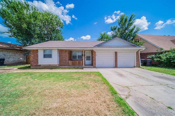 606 Crestmoor Drive, Moore, OK 73160