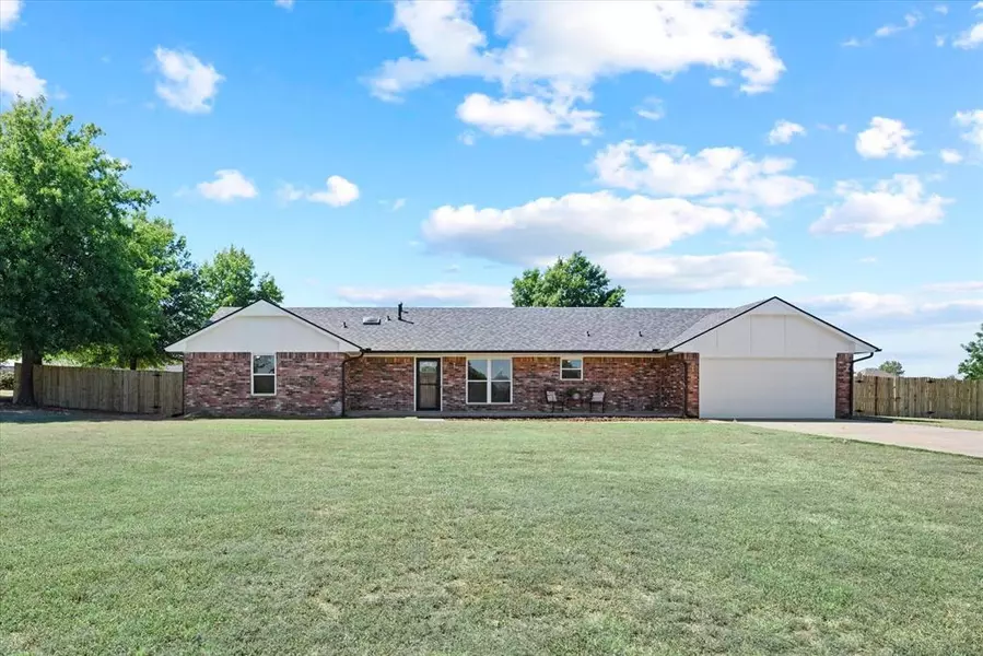 2009 Sheila Drive, Guthrie, OK 73044