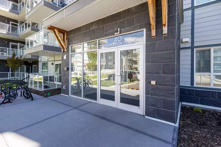 40 Carrington PLZ NW #206, Calgary, AB T3P1X7