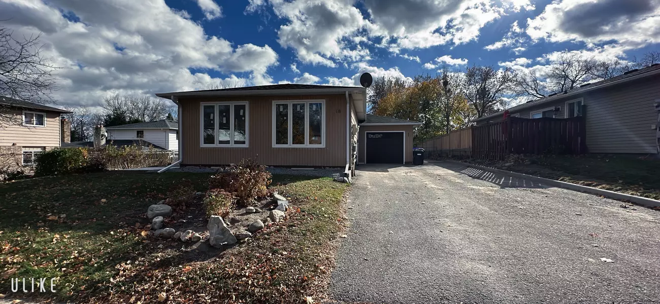 18 Valleyview CRES #Upper, Bradford West Gwillimbury, ON L3Z 1S7