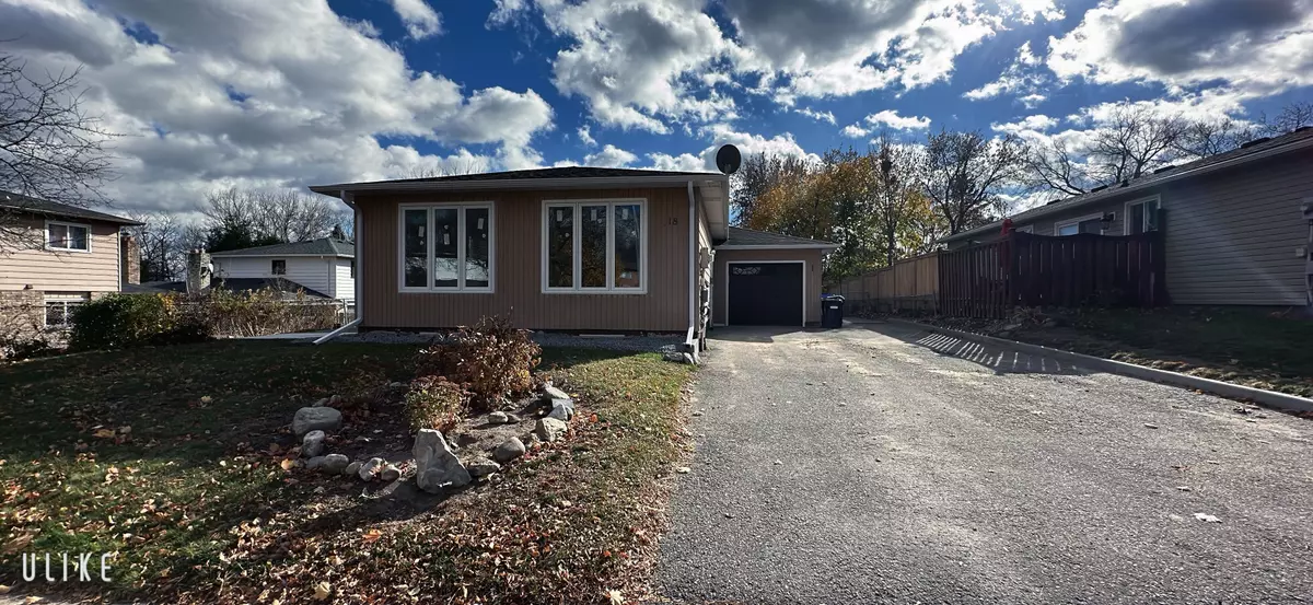 Bradford West Gwillimbury, ON L3Z 1S7,18 Valleyview CRES #Upper