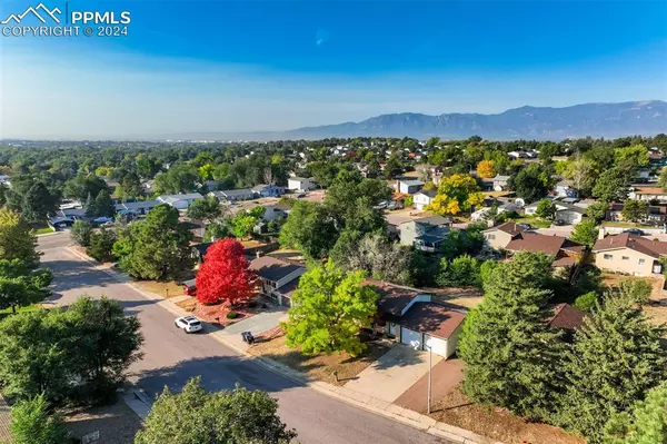 Colorado Springs, CO 80915,1560 Yakima DR